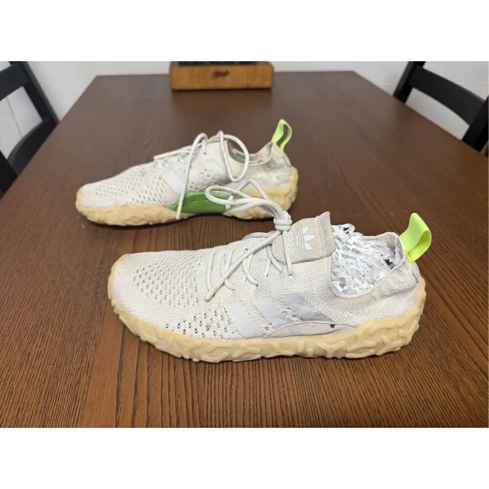 ADIDAS F22 primeknit sneaker sz 9